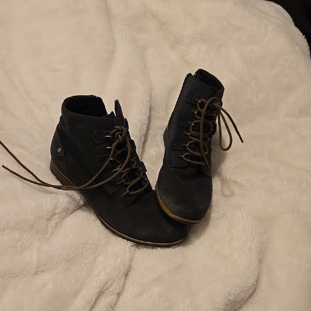Blue Lace Up Boots with Suede Finish